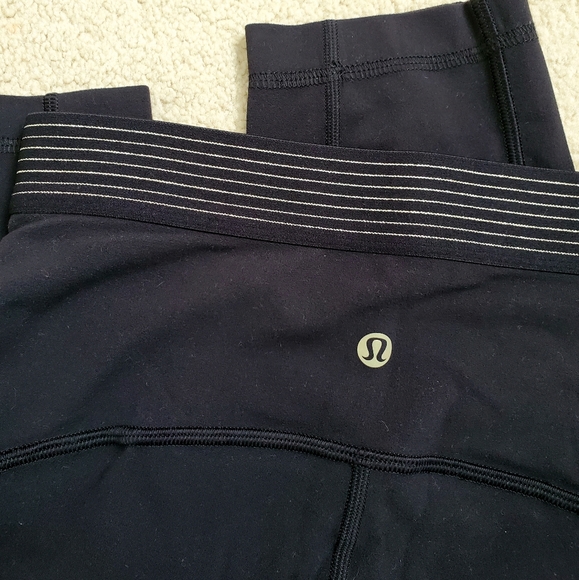 **SOLD** Lululemon Principal Dancer Golden tights - Picture 9 of 10